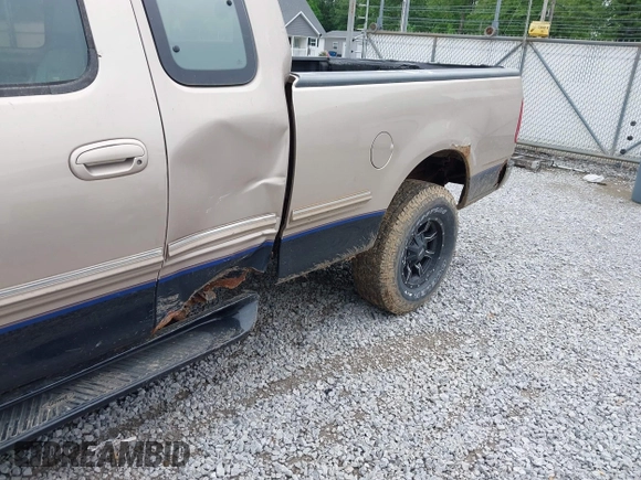 1997 Ford F-250 with VIN 2FTFX28L0VCA54351, listed as a IAAI auction lot 42160898 with 384,085 mi miles and . Bid and sale history available at DreamBid. Image 6.