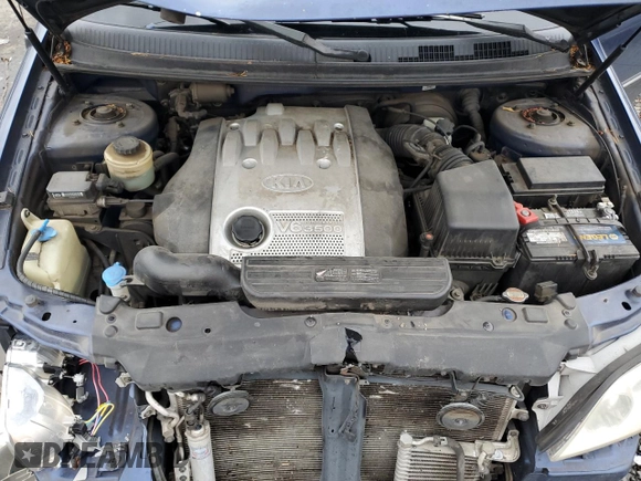 2004 Kia Sedona LX with VIN KNDUP131946505075, listed as a Copart auction lot 81686734 with 108,111 mi miles and Salvage Title. Bid and sale history available at carsss.com. Image 12.