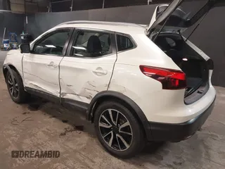 2017 Nissan Rogue Sport SL with VIN JN1BJ1CR4HW103472, listed as a IAAI auction lot 41856392 with 38,584 mi miles. Bid and sale history available at carsss.com. Image 3.