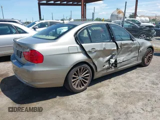 2009 BMW 3 Series 328i xDrive z VIN WBAPK53529A644875, wystawiony jako IAAI lot #42247084 z przebiegiem 158 903 mil mil oraz . Historia ofert i sprzedaży dostępna na DreamBid. Obrazek 4.