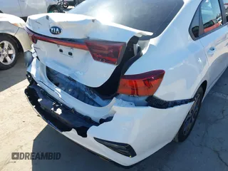 2021 Kia Forte LXS z VIN 3KPF24AD3ME283990, wystawiony jako IAAI lot #41839394 z przebiegiem 66 197 mil mil oraz . Historia ofert i sprzedaży dostępna na DreamBid. Obrazek 17.