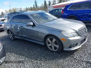 2010 Mercedes-Benz E-Class E 350 Luxury with VIN WDDHF8HB3AA128286, listed as a IAAI auction lot 41970037 with 183,961 mi miles. Bid and sale history available at carsss.com. Image 1.