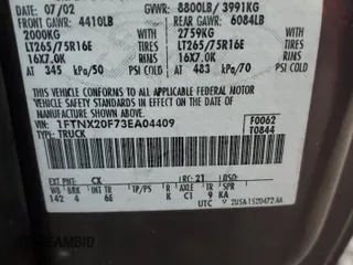 2003 Ford F-250 XL z VIN 1FTNX20F73EA04409, wystawiony jako Copart lot #84228714 z przebiegiem 142 641 mil mil oraz Szkoda całkowita • Salvage title. Historia ofert i sprzedaży dostępna na DreamBid. Obrazek 12.