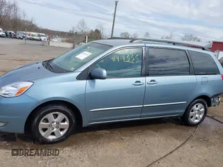 2005 Toyota Sienna XLE with VIN 5TDZA22C15S236748, listed as a IAAI auction lot 41901333 with 254,436 mi miles. Bid and sale history available at carsss.com. Image 14.