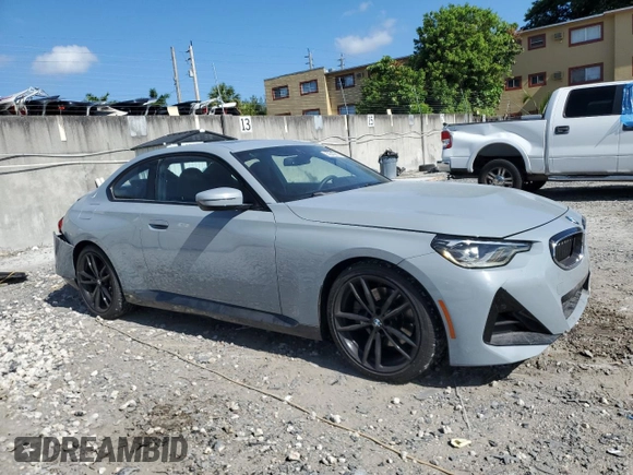 2022 BMW 2 Series 230i z VIN 3MW23CM06N8C59212, wystawiony jako Copart lot #59543875 z przebiegiem 43 097 mil mil oraz Szkoda całkowita • Salvage title. Historia ofert i sprzedaży dostępna na DreamBid. Obrazek 4.