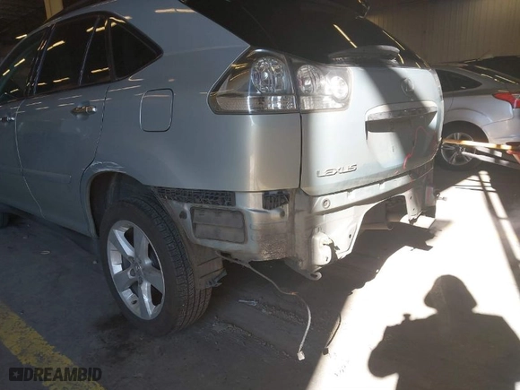 2005 Lexus RX 330 with VIN 2T2HA31U85C050351, listed as a IAAI auction lot 41517285 with 202,827 mi miles. Bid and sale history available at carsss.com. Image 6.