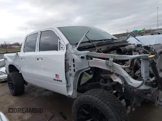 2022 Ram 1500 Big Horn z VIN 1C6SRFMT9NN241711, wystawiony jako IAAI lot #41696580 z przebiegiem 42 693 mil mil oraz . Historia ofert i sprzedaży dostępna na DreamBid. Obrazek 14.