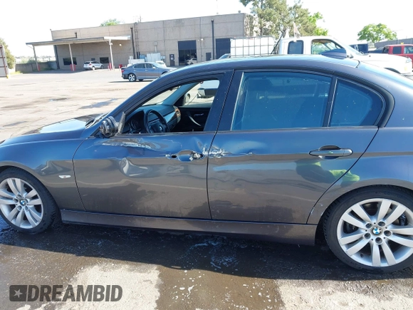 2006 BMW 3 Series 325i with VIN WBAVB13586PT20659, listed as a IAAI auction lot 42085341 with 96,128 mi miles. Bid and sale history available at carsss.com. Image 14.