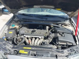 2001 Volvo S60 with VIN YV1RS61RX12066606, listed as a IAAI auction lot 41801626 with 161,504 mi miles. Bid and sale history available at carsss.com. Image 10.