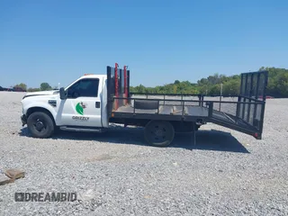 2008 Ford F-350 XL with VIN 1FDSF34518EA74407, listed as a IAAI auction lot 40175787 with 129,180 mi miles and . Bid and sale history available at DreamBid. Image 13.