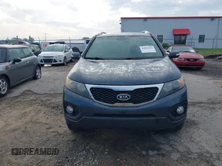 2012 Kia Sorento LX with VIN 5XYKT4A68CG197508, listed as a IAAI auction lot 42082566 with 195,862 mi miles. Bid and sale history available at carsss.com. Image 15.