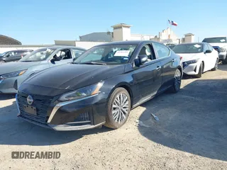 2025 Nissan Altima SV with VIN 1N4BL4DV1SN316421, listed as a IAAI auction lot 41961985 with 1 mi miles. Bid and sale history available at carsss.com. Image 2.