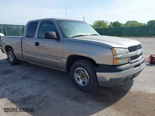 2003 Chevrolet Silverado 1500 LS with VIN 2GCEC19V231178471, listed as a IAAI auction lot 42085646 with 200,584 mi miles. Bid and sale history available at carsss.com. Image 1.