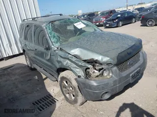 2005 Ford Escape XLT with VIN 1FMYU03175KA84787, listed as a IAAI auction lot 41814099 with 168,342 mi miles. Bid and sale history available at carsss.com. Image 1.