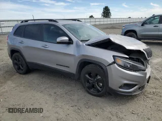 2019 Jeep Cherokee Latitude Plus z VIN 1C4PJMLX0KD432398, wystawiony jako Copart lot #56153735 z przebiegiem Nie podano mil oraz Szkoda całkowita • Salvage title. Historia ofert i sprzedaży dostępna na DreamBid. Obrazek 4.