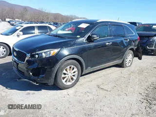 2017 Kia Sorento LX z VIN 5XYPGDA31HG278535, wystawiony jako IAAI lot #41578980 z przebiegiem 124 957 mil mil oraz . Historia ofert i sprzedaży dostępna na DreamBid. Obrazek 2.