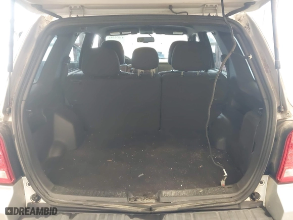2010 Ford Escape XLT with VIN 1FMCU0D70AKB09942, listed as a IAAI auction lot 41572582 with 218,296 mi miles. Bid and sale history available at carsss.com. Image 18.