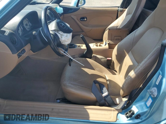 2001 Mazda MX-5 Miata z VIN JM1NB353910216600, wystawiony jako Copart lot #50916465 z przebiegiem Nie podano mil oraz Szkoda całkowita • Salvage title. Historia ofert i sprzedaży dostępna na DreamBid. Obrazek 7.