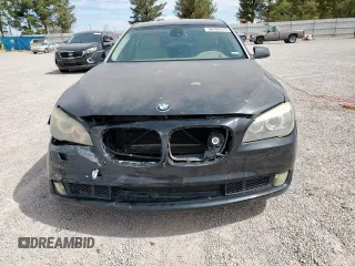 2009 BMW 7 Series 750Li z VIN WBAKB83569CY57456, wystawiony jako Copart lot #56789415 z przebiegiem 103 139 mil mil oraz Czysty tytuł • Clean title. Historia ofert i sprzedaży dostępna na DreamBid. Obrazek 5.