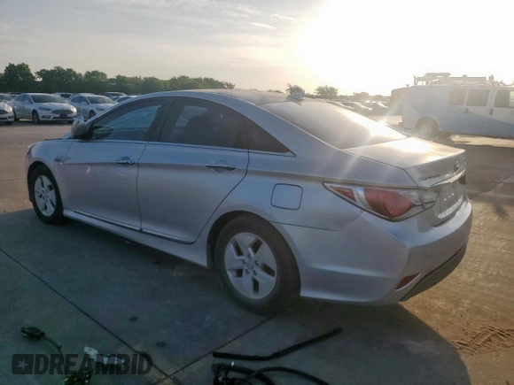 2012 Hyundai Sonata Hybrid z VIN KMHEC4A48CA030895, wystawiony jako Copart lot #59520505 z przebiegiem Nie podano mil oraz Czysty tytuł • Clean title. Historia ofert i sprzedaży dostępna na DreamBid. Obrazek 2.