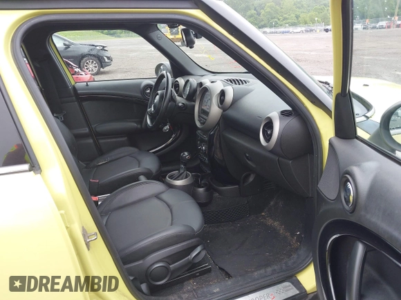 2012 MINI Countryman S with VIN WMWZC5C53CWL61322, listed as a IAAI auction lot 42504735 with Not provided miles and . Bid and sale history available at DreamBid. Image 5.