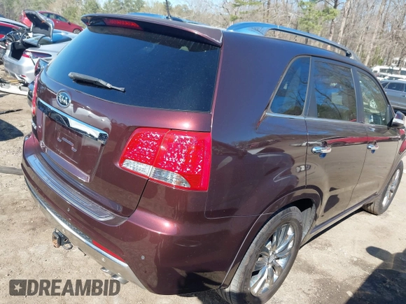2013 Kia Sorento SX with VIN 5XYKW4A28DG356596, listed as a IAAI auction lot 41815249 with 160,969 mi miles. Bid and sale history available at carsss.com. Image 4.