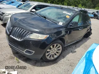 2011 Lincoln MKX z VIN 2LMDJ6JK1BBJ11093, wystawiony jako Copart lot #52635275 z przebiegiem 316 072 mil mil oraz Szkoda całkowita • Salvage title. Historia ofert i sprzedaży dostępna na DreamBid. Obrazek 1.