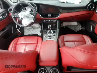 2021 Alfa Romeo Giulia Ti z VIN ZARFANBN3M7644625, wystawiony jako Copart lot #43411055 z przebiegiem Nie podano mil oraz Nie do naprawy • Non repairable. Historia ofert i sprzedaży dostępna na DreamBid. Obrazek 8.