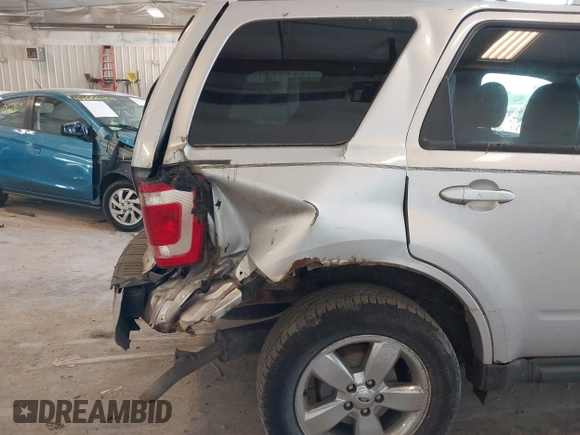 2011 Ford Escape Limited с VIN 1FMCU0EG3BKB39596, выставлен на аукционе IAAI как лот 42622102 с пробегом 179 758 миль миль и . История ставок и продаж доступна на DreamBid. Изображение 13.