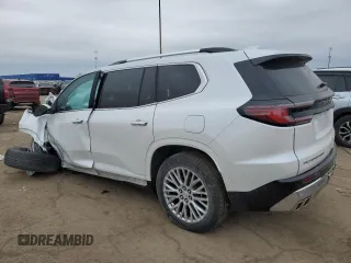 2025 GMC Acadia AWD Denali z VIN 1GKENRRS9SJ149492, wystawiony jako Copart lot #85845504 z przebiegiem Nie podano mil oraz Szkoda całkowita • Salvage title. Historia ofert i sprzedaży dostępna na DreamBid. Obrazek 2.