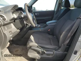 2010 Honda Pilot LX with VIN 5FNYF3H20AB003105, listed as a Copart auction lot 84690314 with 171,540 mi miles and Salvage title. Bid and sale history available at DreamBid. Image 7.