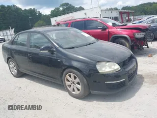 2008 Volkswagen Jetta Wolfsburg Edition z VIN 3VWRJ71K08M173939, wystawiony jako IAAI lot #42810707 z przebiegiem Nie podano mil oraz . Historia ofert i sprzedaży dostępna na DreamBid. Obrazek 1.
