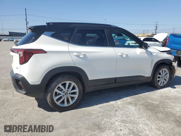 2024 Kia Seltos SX with VIN KNDETCA70R7600287, listed as a Copart auction lot 49093815 with 7,160 mi miles and Salvage title. Bid and sale history available at DreamBid. Image 3.