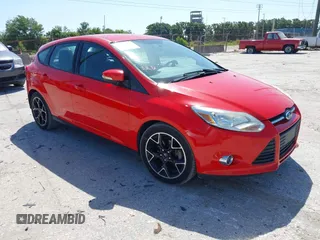 2014 Ford Focus SE with VIN 1FADP3K25EL159136, listed as a IAAI auction lot 42180192 with 118,828 mi miles and . Bid and sale history available at carsss.com. Image 1.