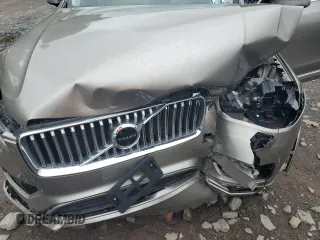 2020 Volvo XC90 Inscription z VIN YV4A221L7L1534546, wystawiony jako Copart lot #58586075 z przebiegiem Nie podano mil oraz Szkoda całkowita • Salvage title. Historia ofert i sprzedaży dostępna na DreamBid. Obrazek 12.