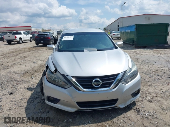 2017 Nissan Altima SR z VIN 1N4AL3AP8HC257299, wystawiony jako IAAI lot #42312909 z przebiegiem 50 154 mil mil oraz . Historia ofert i sprzedaży dostępna na DreamBid. Obrazek 12.
