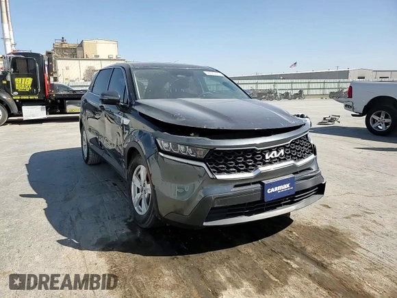 2022 Kia Sorento LX z VIN 5XYRG4LC9NG086684, wystawiony jako Copart lot #48925425 z przebiegiem 51 376 mil mil oraz Szkoda całkowita • Salvage title. Historia ofert i sprzedaży dostępna na DreamBid. Obrazek 12.