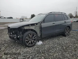 2022 BMW X7 M50i z VIN 5UXCX6C06N9L68045, wystawiony jako Copart lot #49116365 z przebiegiem 33 513 mil mil oraz Szkody całkowita. Historia ofert i sprzedaży dostępna na DreamBid. Obrazek 1.