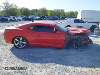 2010 Chevrolet Camaro 2SS z VIN 2G1FK1EJ4A9176836, wystawiony jako IAAI lot #41994863 z przebiegiem 151 249 mil mil oraz . Historia ofert i sprzedaży dostępna na DreamBid. Obrazek 13.