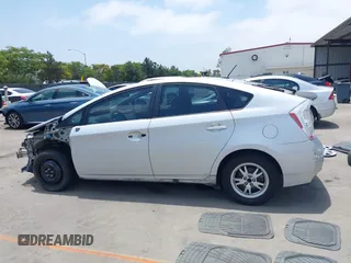 2011 Toyota Prius I z VIN JTDKN3DU8B0296204, wystawiony jako IAAI lot #42449246 z przebiegiem 303 968 mil mil oraz . Historia ofert i sprzedaży dostępna na DreamBid. Obrazek 15.