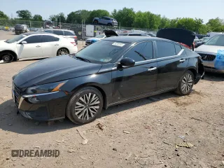 2023 Nissan Altima SV z VIN 1N4BL4DV3PN332174, wystawiony jako Copart lot #59200105 z przebiegiem 31 639 mil mil oraz Szkoda całkowita • Salvage title. Historia ofert i sprzedaży dostępna na DreamBid. Obrazek 1.