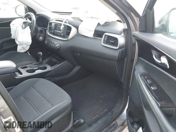 2018 Kia Sorento LX with VIN 5XYPG4A39JG385841, listed as a IAAI auction lot 41420471 with 1 mi miles. Bid and sale history available at carsss.com. Image 5.
