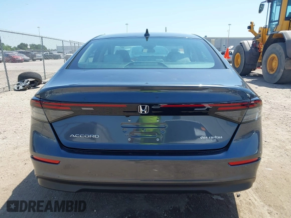 2024 Honda Accord LX z VIN 1HGCY1F28RA046057, wystawiony jako IAAI lot #42009898 z przebiegiem 4831 mil mil oraz . Historia ofert i sprzedaży dostępna na DreamBid. Obrazek 16.