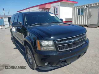 2007 Chevrolet Suburban LT with VIN 3GNFC16J07G243215, listed as a IAAI auction lot 41631673 with 200,990 mi miles. Bid and sale history available at carsss.com. Image 1.