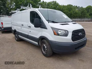 2018 Ford Transit z VIN 1FTYE1ZM2JKB56191, wystawiony jako IAAI lot #42538736 z przebiegiem 204 436 mil mil oraz . Historia ofert i sprzedaży dostępna na DreamBid. Obrazek 1.
