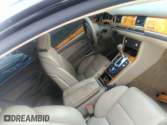 2009 Audi A8 z VIN WAULV94E29N005772, wystawiony jako IAAI lot #42266720 z przebiegiem 102 014 mil mil oraz . Historia ofert i sprzedaży dostępna na DreamBid. Obrazek 5.