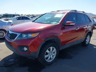 2011 Kia Sorento LX with VIN 5XYKT4A15BG026377, listed as a IAAI auction lot 41826450 with 152,169 mi miles. Bid and sale history available at carsss.com. Image 6.