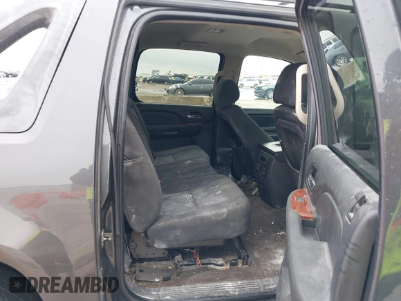 2011 Chevrolet Avalanche LS with VIN 3GNMCEE06BG129154, listed as a IAAI auction lot 41524963 with 236,029 mi miles and . Bid and sale history available at DreamBid. Image 8.