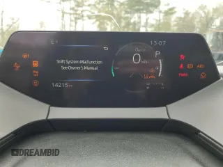 2024 Toyota Prius SE z VIN JTDACACU4R3026029, wystawiony jako Copart lot #55515735 z przebiegiem 14 215 mil mil oraz Szkoda całkowita • Salvage title. Historia ofert i sprzedaży dostępna na DreamBid. Obrazek 9.