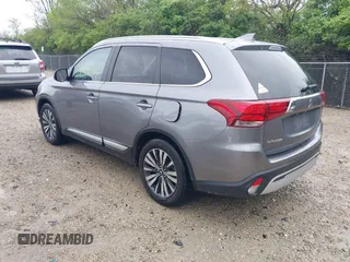 2020 Mitsubishi Outlander SE z VIN JA4AD3A31LJ001086, wystawiony jako IAAI lot #42170611 z przebiegiem 88 367 mil mil oraz . Historia ofert i sprzedaży dostępna na DreamBid. Obrazek 3.